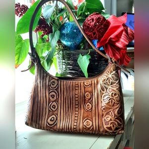 Danier Genuine Leather shoulder bag with tooled look cognac colour